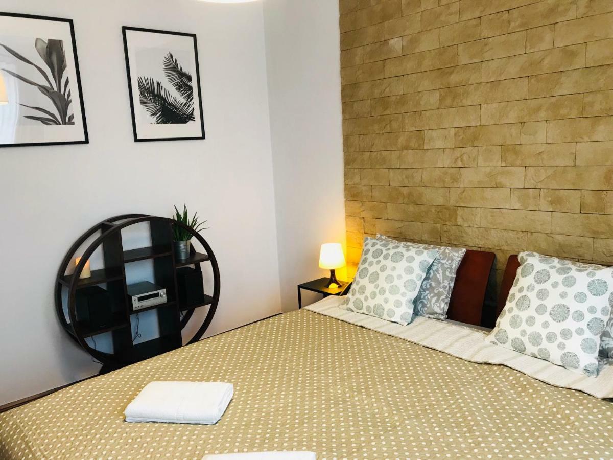 Vinci Apartment In The City Center Краків Екстер'єр фото