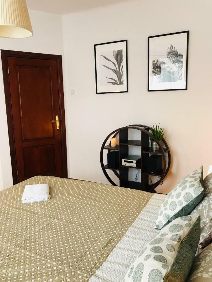 Vinci Apartment In The City Center Краків Екстер'єр фото